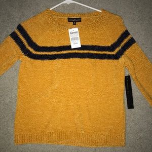 Almost famous yellow sweater